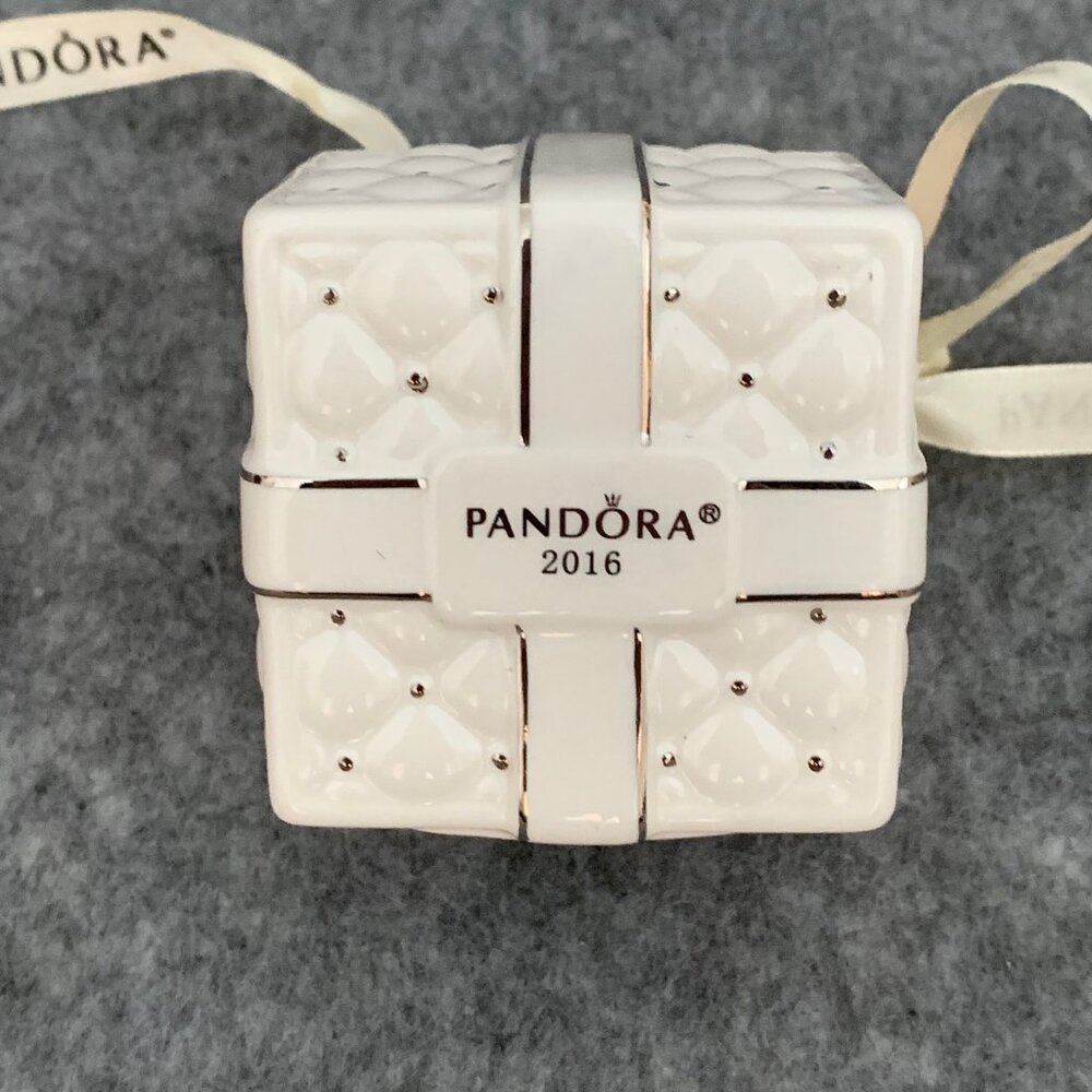 Pandora Quilted Porcelain 2016 Limited Edition Ornament Gift Box